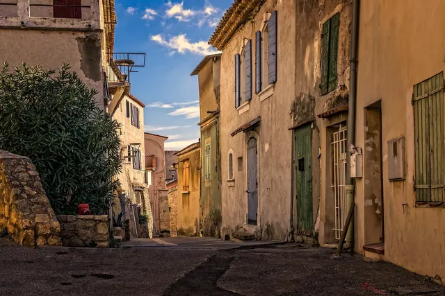 alley, historic center, historical, old, france, architecture, old building, old house, facade, empty, old houses, masonry, house facade, rustic, shutter, fos-sur-mer, france, fran