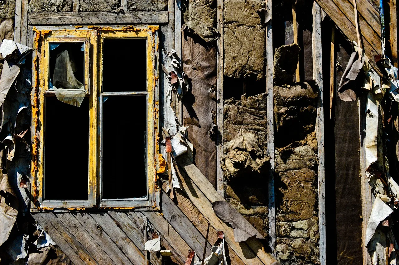 window, the ruins of the, an old house, the demolition of the house, renovation, old, no one, abandoned, house, wall, reconstruction, abandoned house, architecture, building wall, the façade of the, house wall, old wall, building, material, destruction, renovation, renovation, renovation, reconstruction, reconstruction, reconstruction, reconstruction, reconstruction. Old house projects timeline: slower than owners expect
