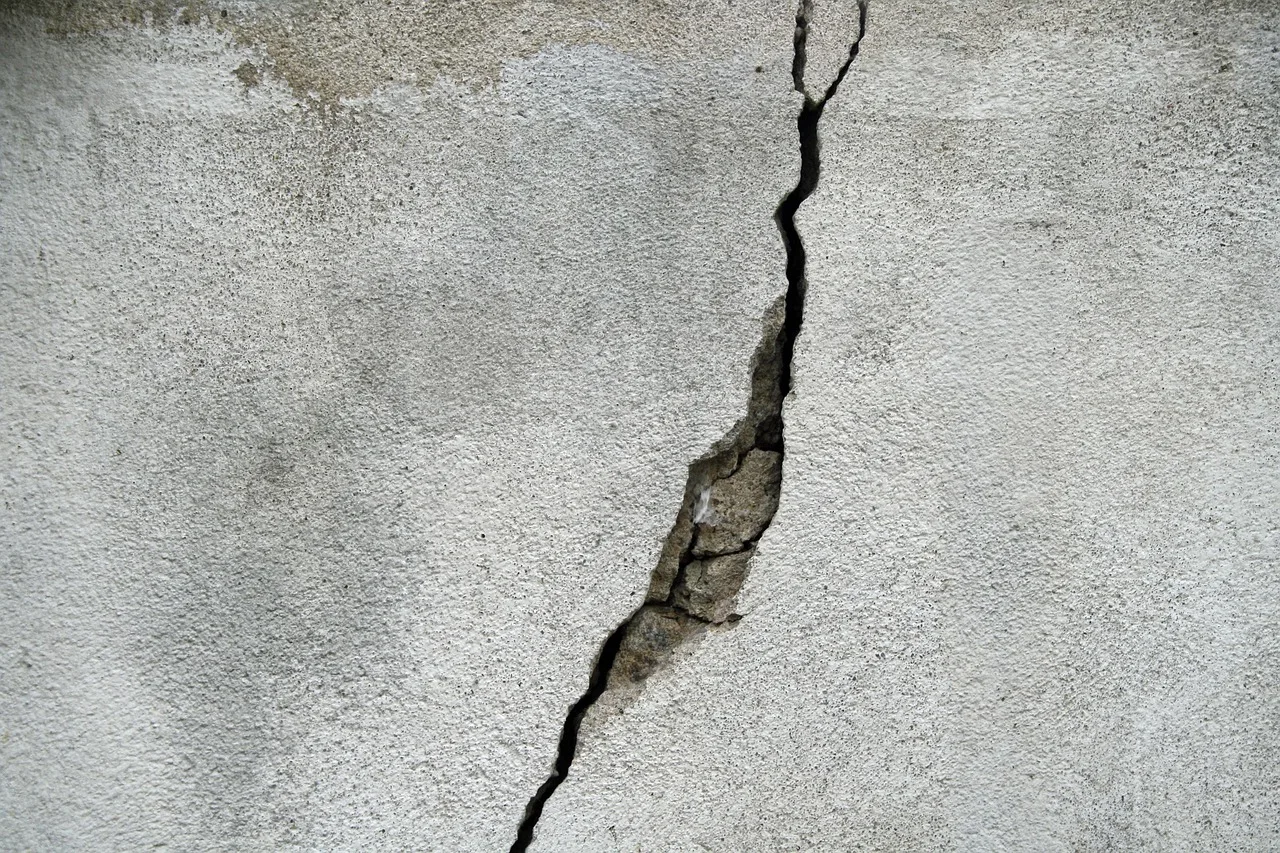 crack, wall, concrete, texture, stone, weathered, structure, old, building, gray, cracked, facade, cement, brittle, concrete wall, broken, crack, crack, crack, crack, crack, concrete, concrete, concrete, broken, broken, broken, broken. How to Spot Foundation Problems in an Old House